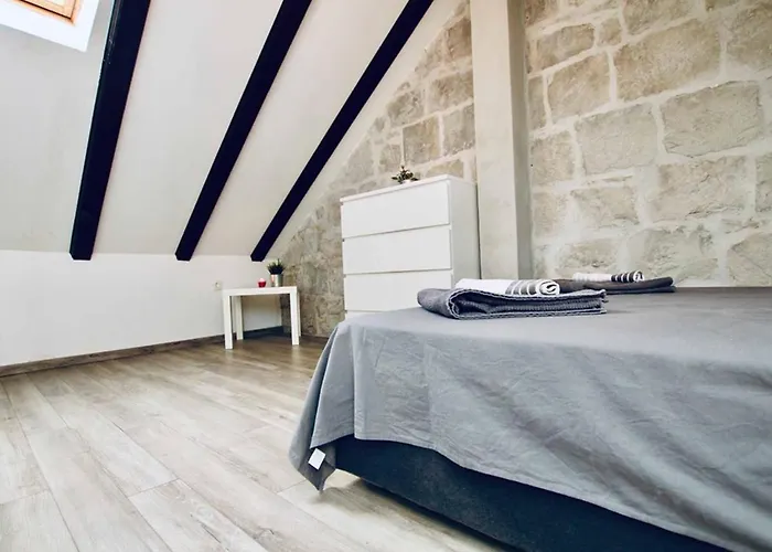 Dalmatian White Shell Kaštela