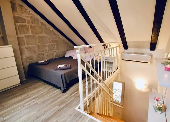 Dalmatian White Shell Kaštela