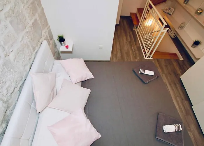 Dalmatian White Shell Apartmán