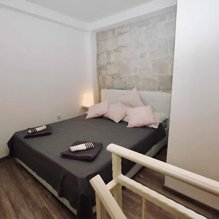 Apartamento Dalmatian White Shell *