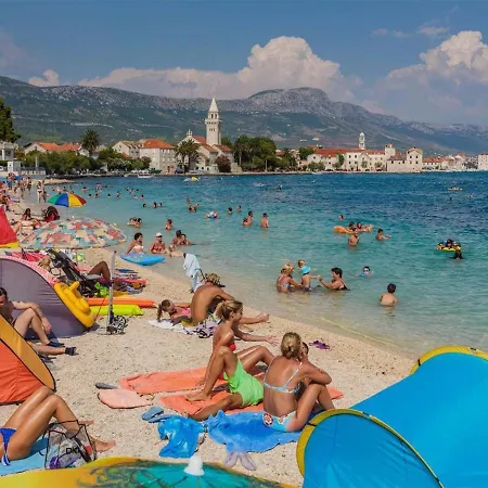 Dalmatian White Shell Apartment Kaštela